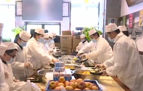 武漢按下重啟鍵 食品企業(yè)與餐飲業(yè)經(jīng)濟(jì)活力逐步恢復(fù)，歌舞活動再添生機(jī)