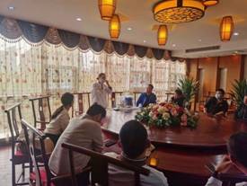 提升安全意識，筑牢健康防線——餐飲服務中心成功舉行食品消毒知識專項培訓會議